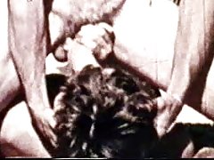 Транс мулатка с дебелите цици свирене голям хуй и еякулира Bezplaten seks video