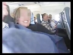 Сочна брюнетка впустила в путка голям член и е взел спермата от лицето Seksporho