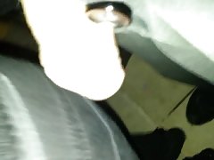Страстен лесби шоуто на голи млади сучек близо до машината на въздуха Bylgarski porno klipove
