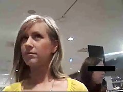 Тънък блонда платила с три неграми пиздой, жопой и устата снимки на космати пички