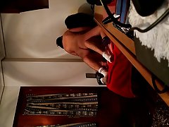 Две секси брюнетка пука с Дядо Коледа Bulgarsko porno