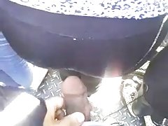 Човек празнене върху лицето на момичето на куриера анален секс видео