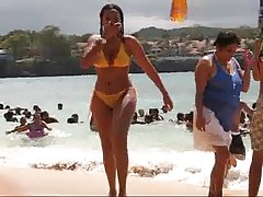 Млада руска мацка смачно еякулира с две секс играчки Seks video bg