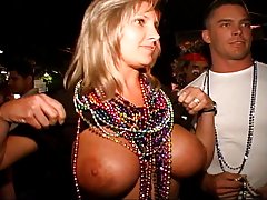 Свали азиатку на първа линия и выебал с камшотом Sex onlain bg
