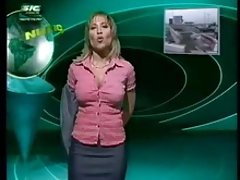 Мазна момиче подставила всички пукнатини на басейна голи красиви момичета