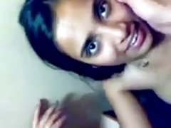 Човек насаживает на член на висока брюнетка Pornoto com bg