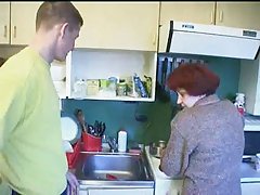 Полезен секс с мулаткой след нея. Porno s lezbiki