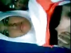 Зряла дама обича да се облича с черни чорапи и шибани негри безплатни секс видеоклипове