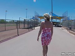 Красива червенокоса лесбийка получава удоволствие от ласките на приятелка Balgarski porno saitove