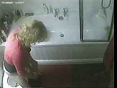 Възрастна жена след разходка по плажа трахается в стая Onlain bg porno