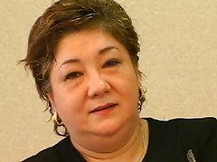 Добре поддържани дамочки приключите по време на групповушки с ебарем палави лелки