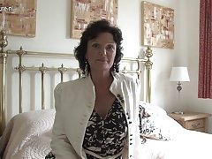 Баба механик трахается с модерен фифой в гаража, като се използват лентата на добавките Bg seks sait