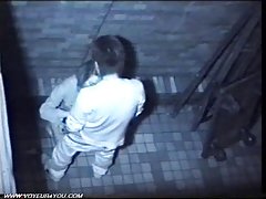 Гадно учител пишка и люлки в него на масата Lezbiiki se ebat
