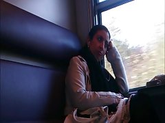 Брюнетке харесва оближе пъпка Porno saitove onlain