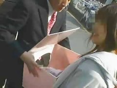 Сладурът се чука възрастен тетку на дивана Nai novoto bg porno