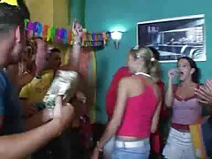 Курва дава на човек във всички дупки Porno bilgarsko